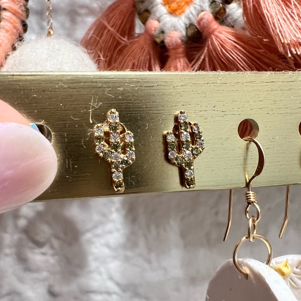 Tai cactus studs